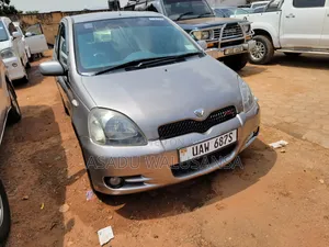 Toyota Vitz 2003 Silver