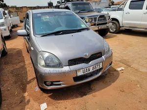 Toyota Vitz 2003 Silver