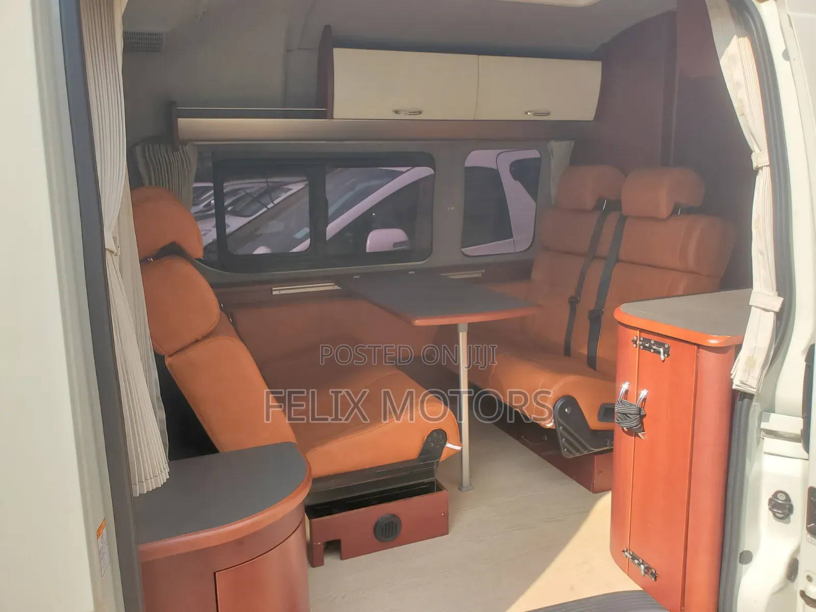 Toyota HiAce 2019 White