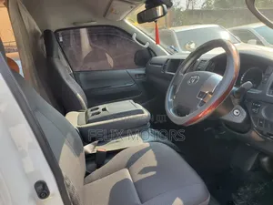 Toyota HiAce 2019 White