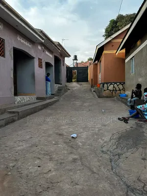 5bdrm House in Matuga Town, Central Division for sale
