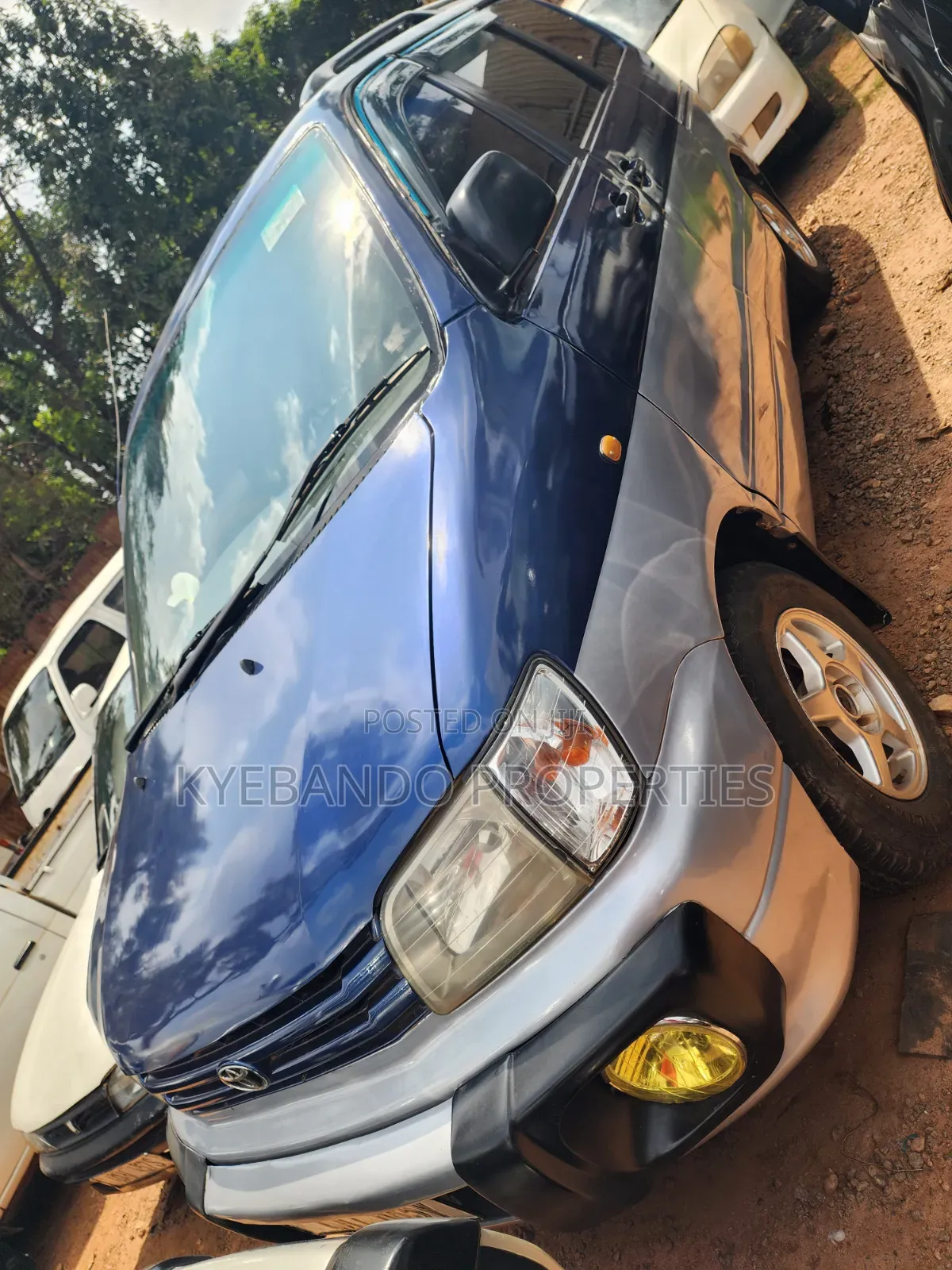 Toyota Noah 2001 Blue