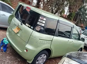 Toyota Sienta 2007 Green
