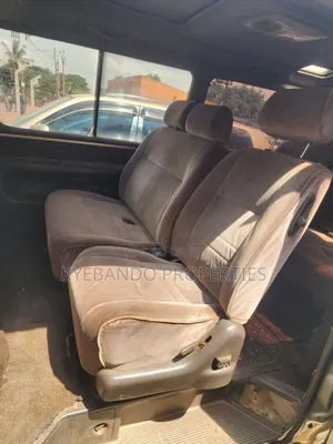 Toyota HiAce 1999 White