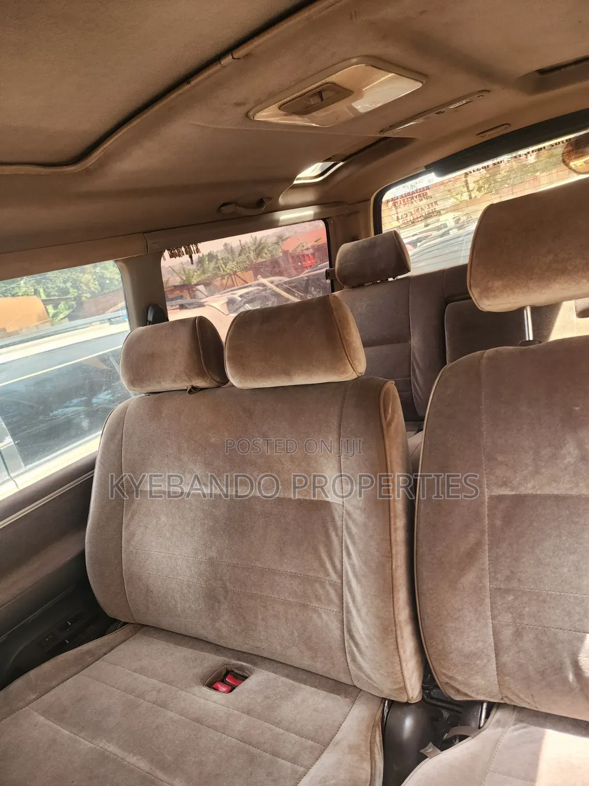 Toyota HiAce 1999 White