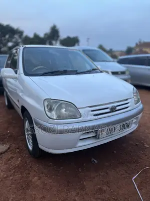 Toyota Raum 1998 White