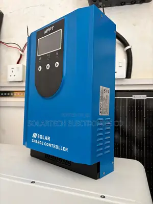 100A Solar Charge Controller Auto Battery Detection 5200W Max PV Input