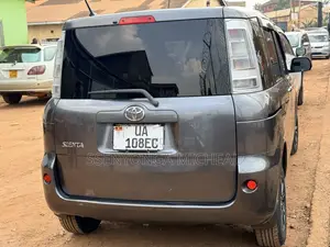 Toyota Sienta 2012 Gray