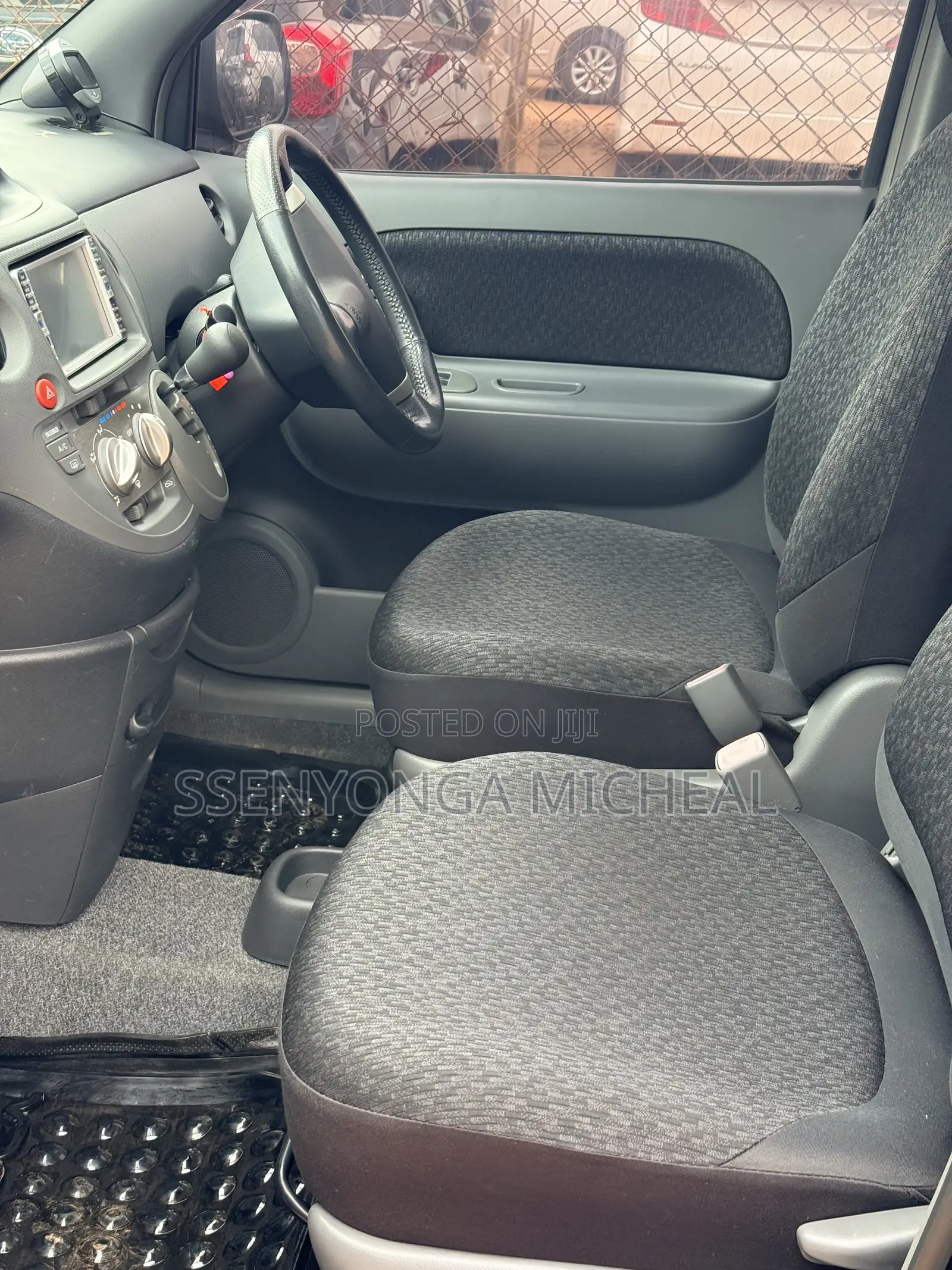 Toyota Sienta 2012 Gray