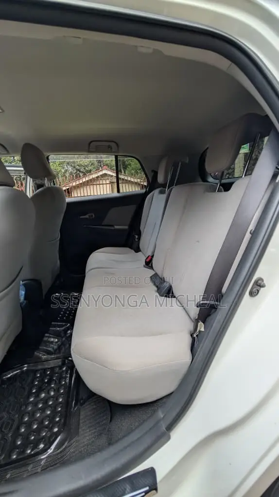 Toyota IST 2010 White