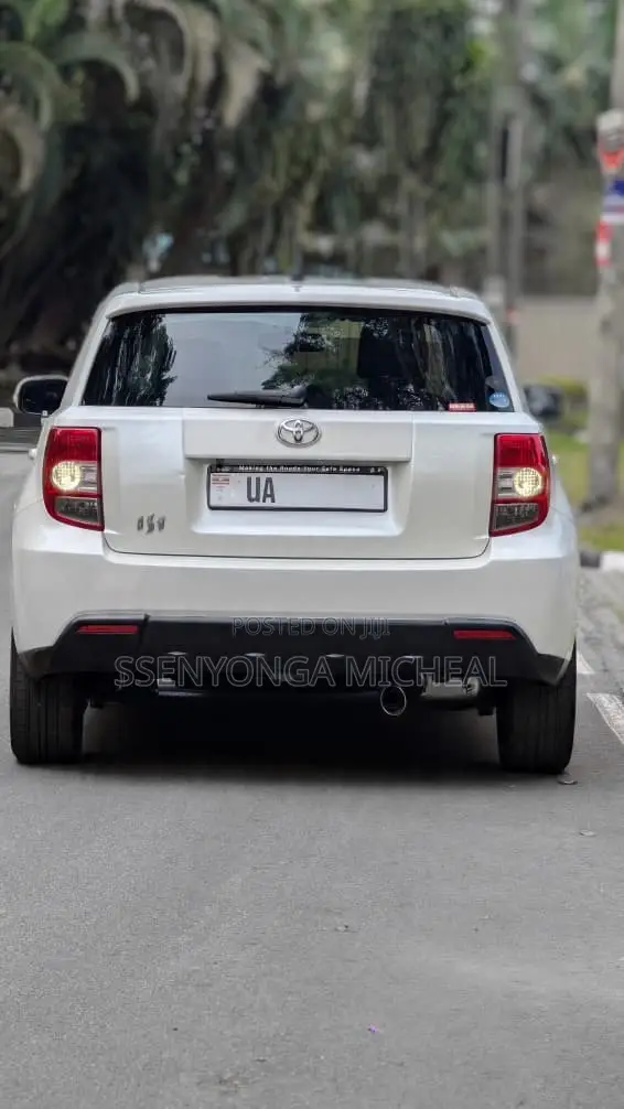 Toyota IST 2010 White