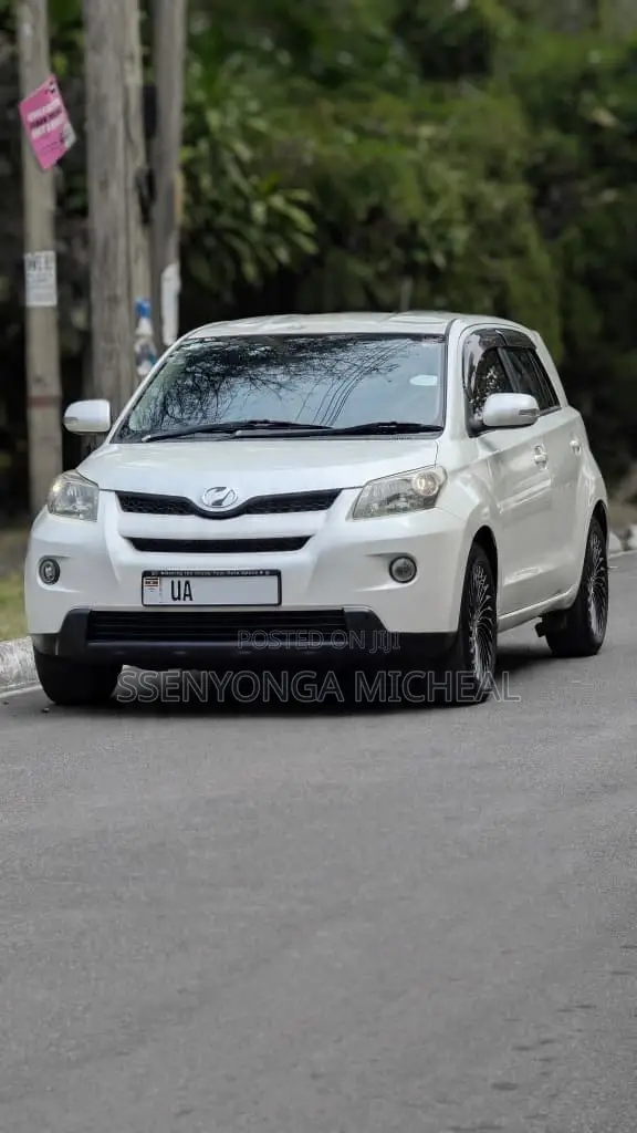 Toyota IST 2010 White