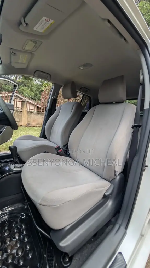 Toyota IST 2010 White