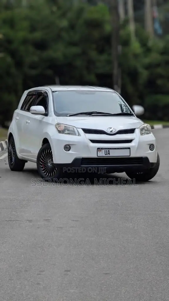Toyota IST 2010 White
