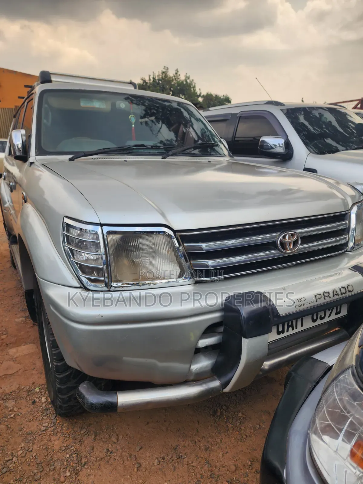 Toyota Land Cruiser Prado 2000 Silver