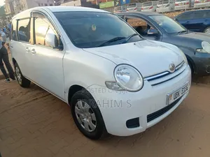 Toyota Sienta 2015 White