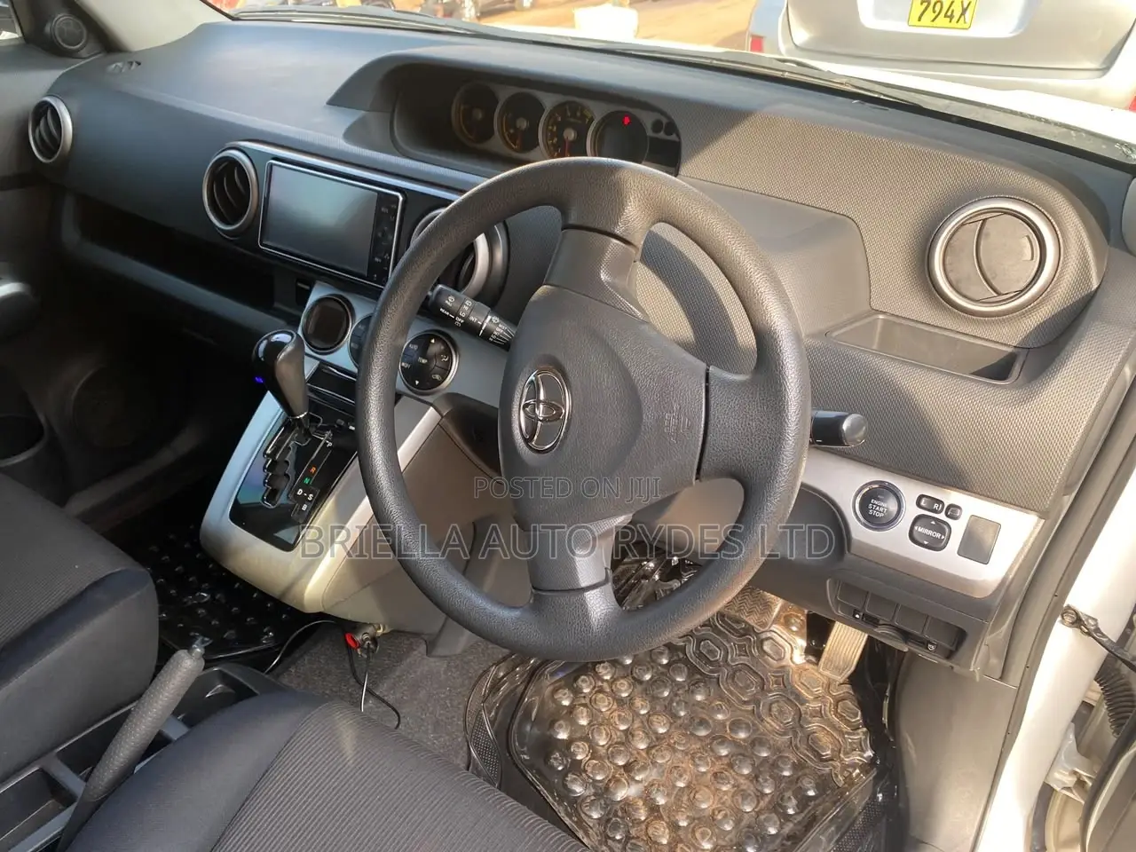 Toyota Corolla Rumion 2011 White