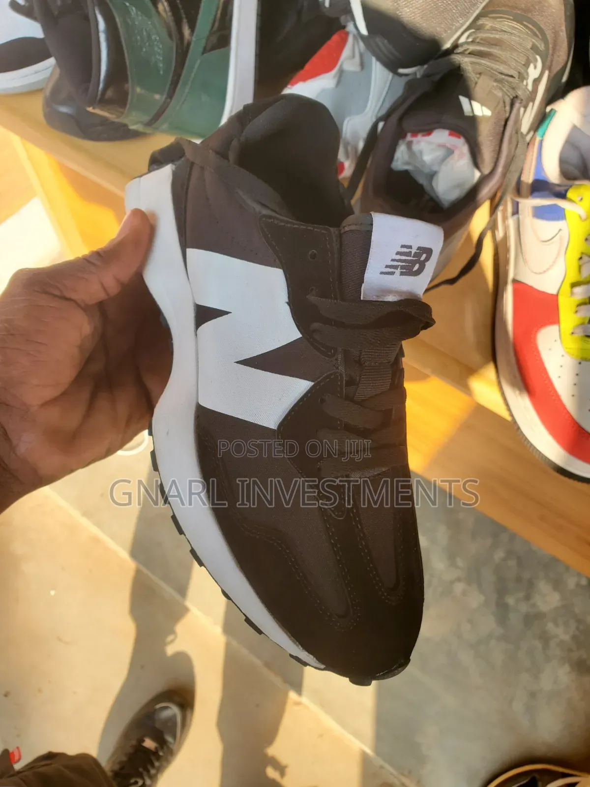 ⁠New Balance 327 Sneaker