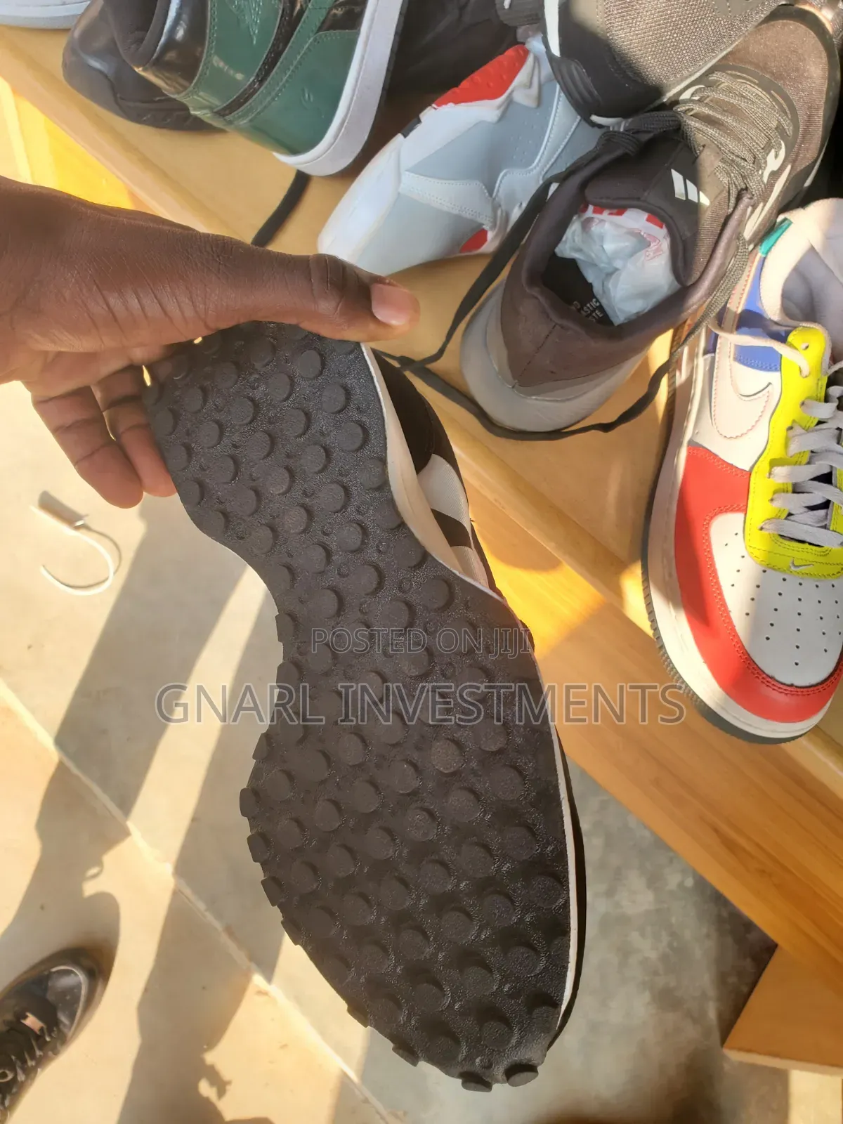 ⁠New Balance 327 Sneaker