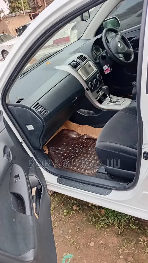 Toyota Corolla Fielder 2011 White