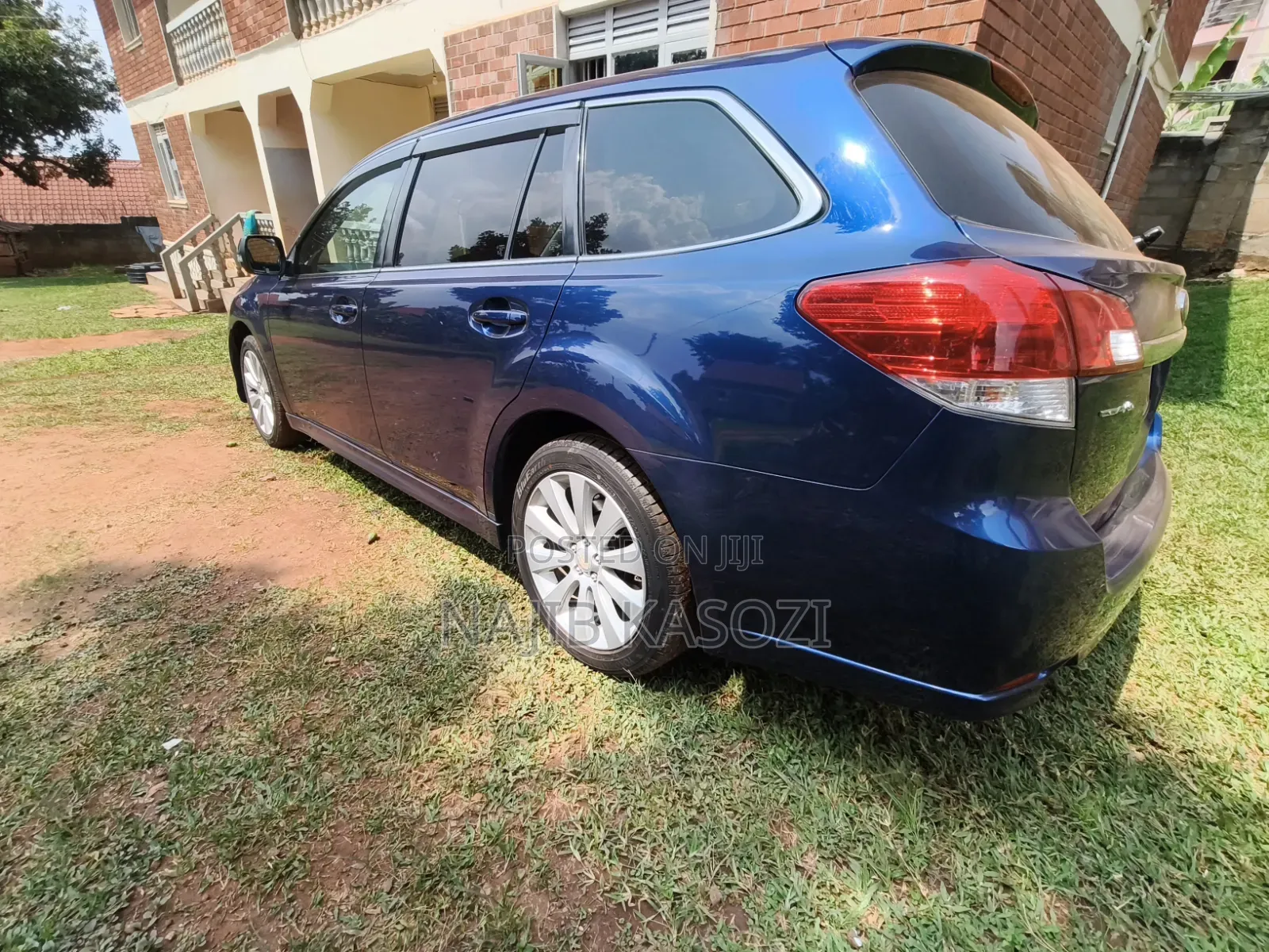 Subaru Legacy 2011 Blue