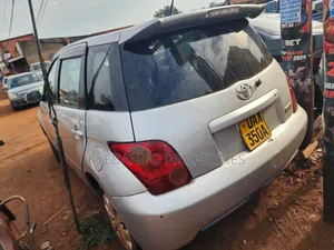Toyota IST 2003 Silver