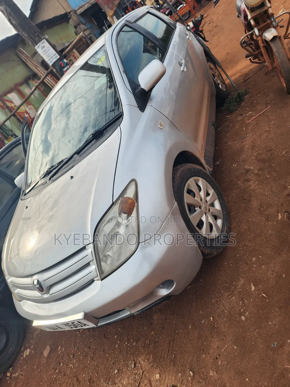 Toyota IST 2003 Silver