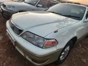 Toyota Mark II 2000 White