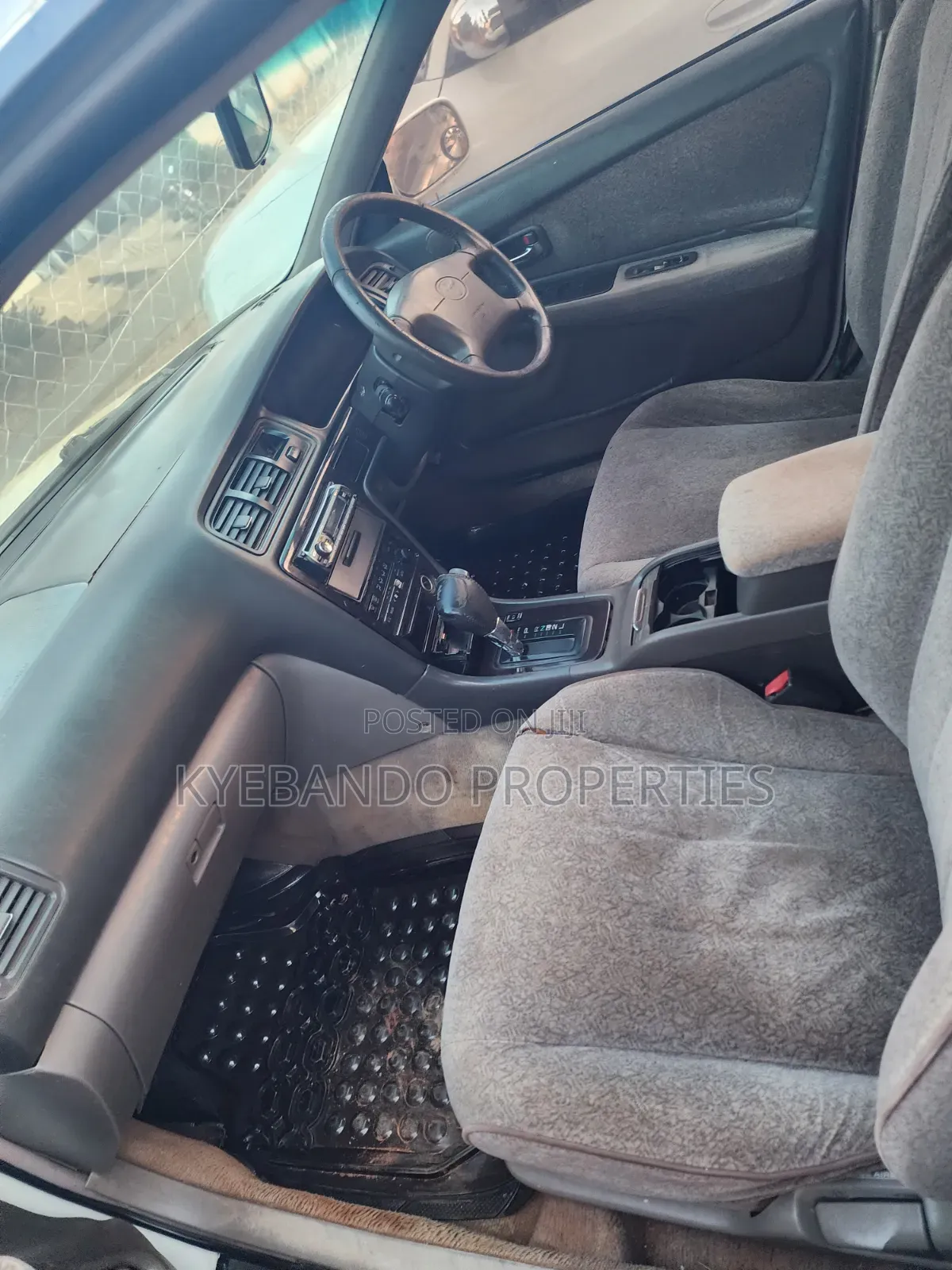 Toyota Mark II 2000 White