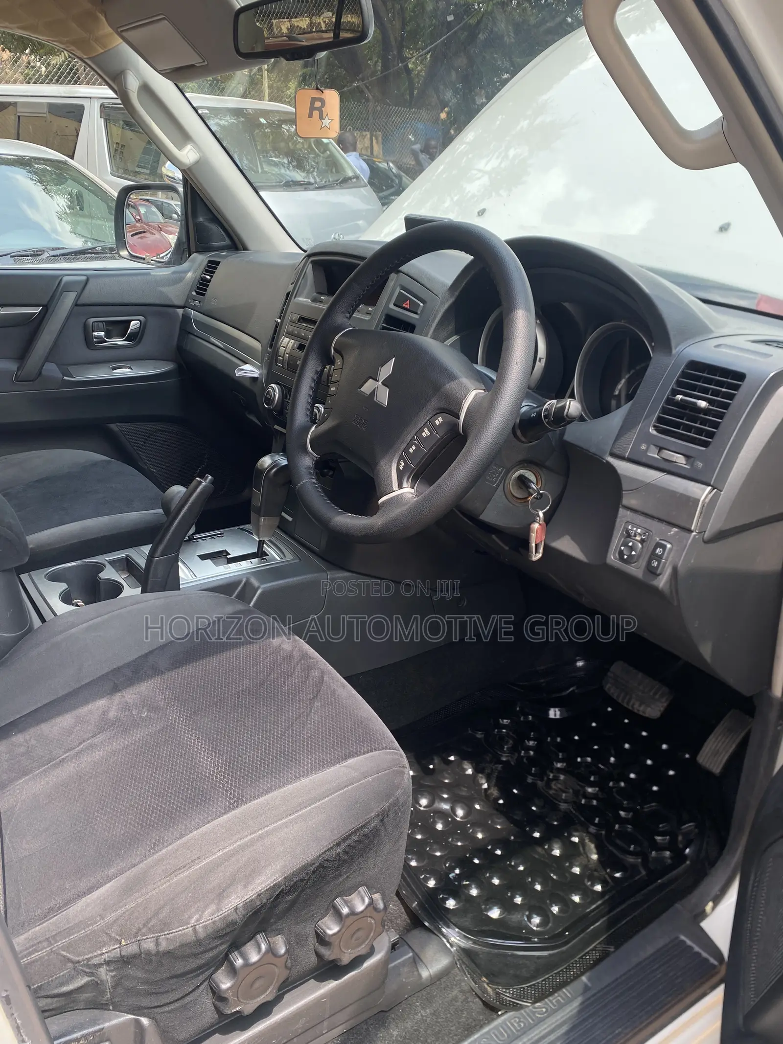 Mitsubishi Pajero 3.0 2010 Off white