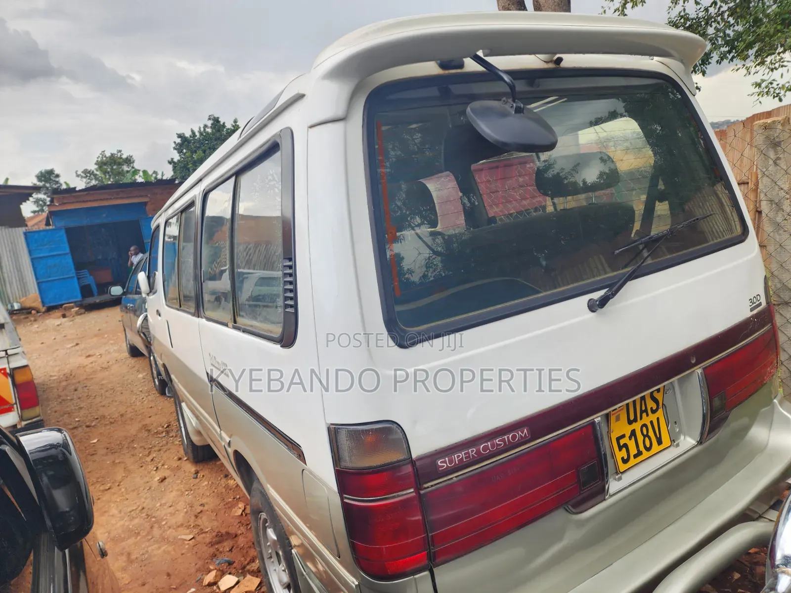 Toyota HiAce 1999 White