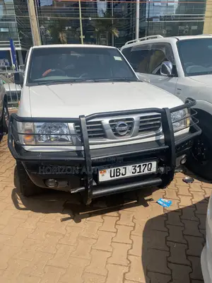 Nissan Hardbody 2008 White