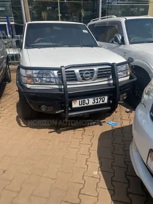 Nissan Hardbody 2008 White