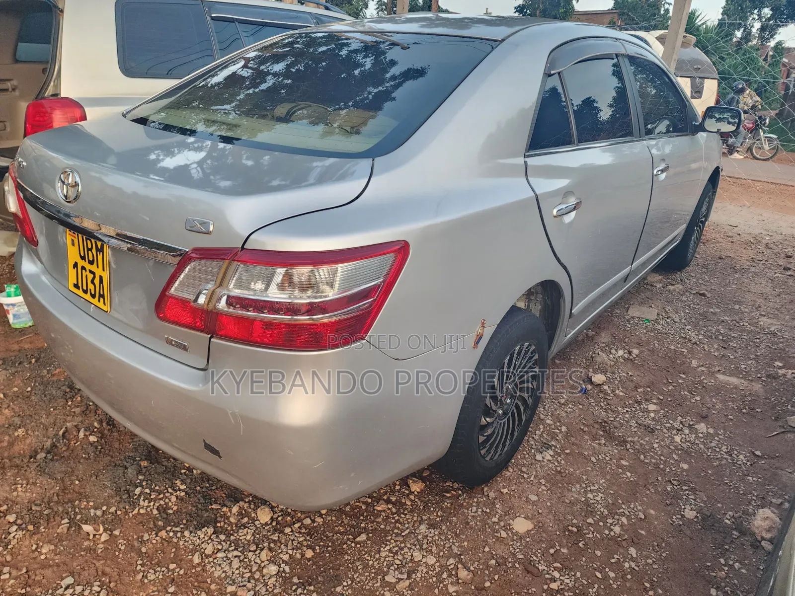 Toyota Premio 2011 Silver