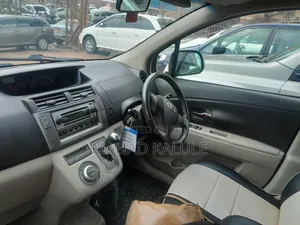 Toyota Passo Sette 2010 Silver