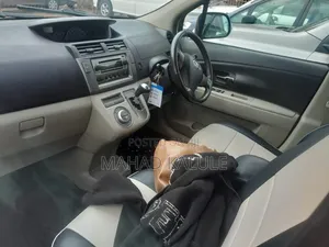 Toyota Passo Sette 2010 Silver