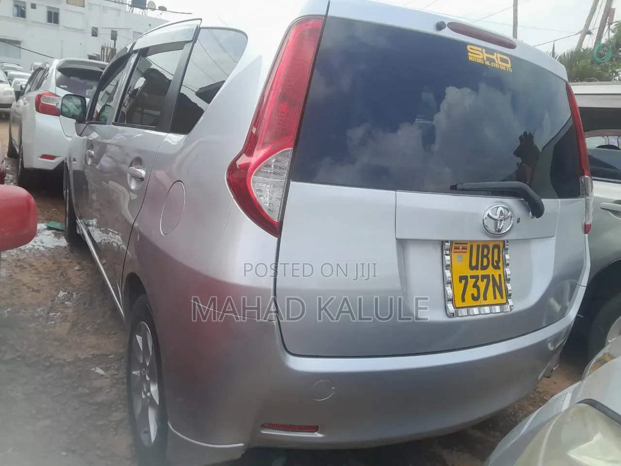 Toyota Passo Sette 2010 Silver