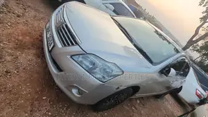 Toyota Premio 2011 Silver