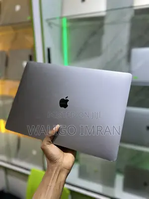 Laptop Apple MacBook Pro 2017 16GB Intel Core i7 SSD 512GB