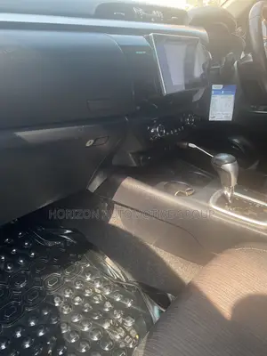 Toyota Hilux SR5 4x4 2018 Black