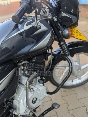 Bajaj Boxer 125 2025 Red