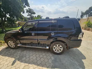 Mitsubishi Pajero 3.0 2011 Black