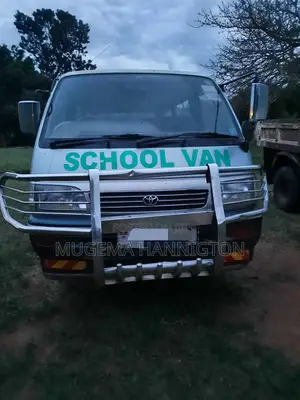 Toyota HiAce 2001 Grey