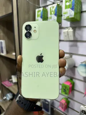 Apple iPhone 13 128 GB Green