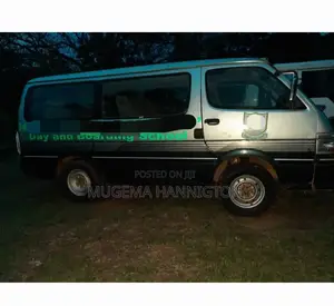 Toyota HiAce 2001 Grey