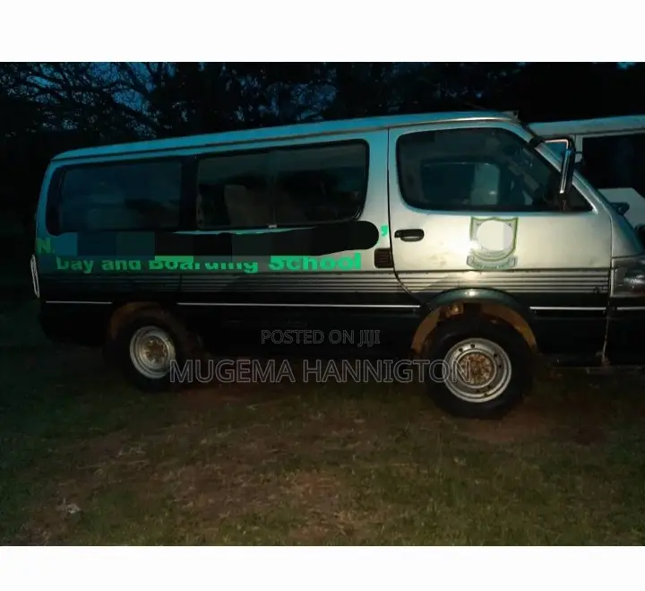 Toyota HiAce 2001 Grey