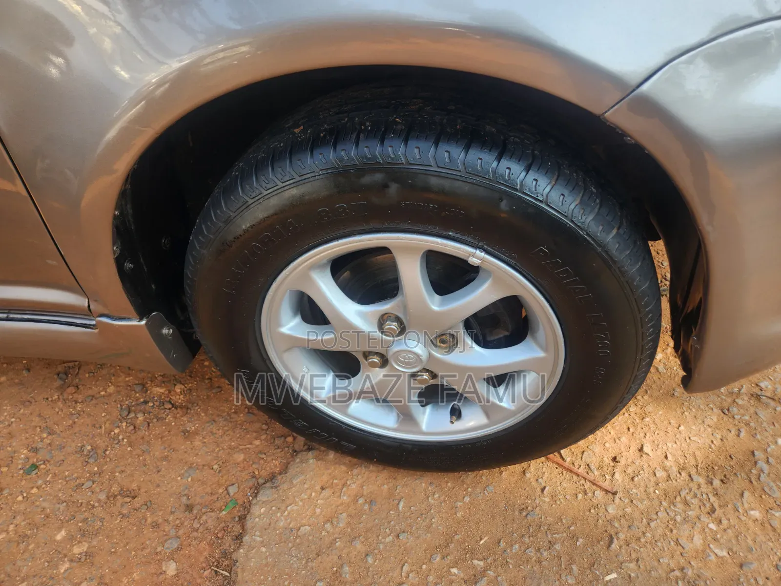 Toyota Vitz 2003 Silver