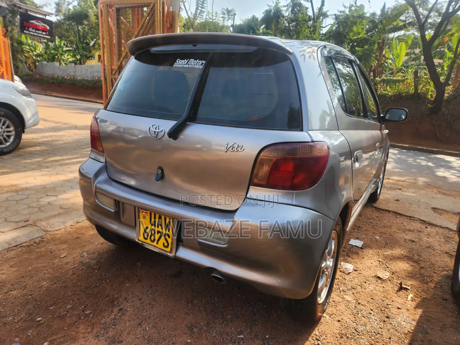 Toyota Vitz 2003 Silver