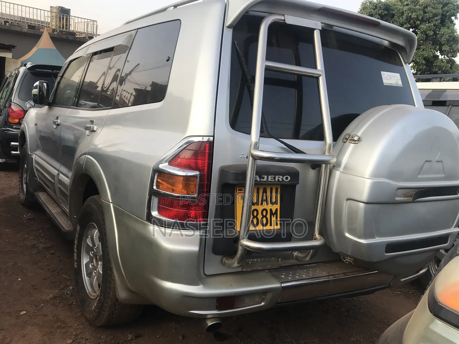 Mitsubishi Pajero 2001 Silver