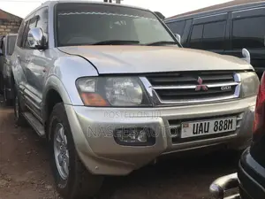 Mitsubishi Pajero 2001 Silver